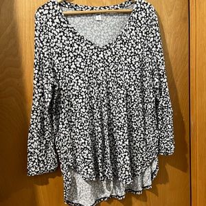 Black & White Flower Pattern from Old Navy